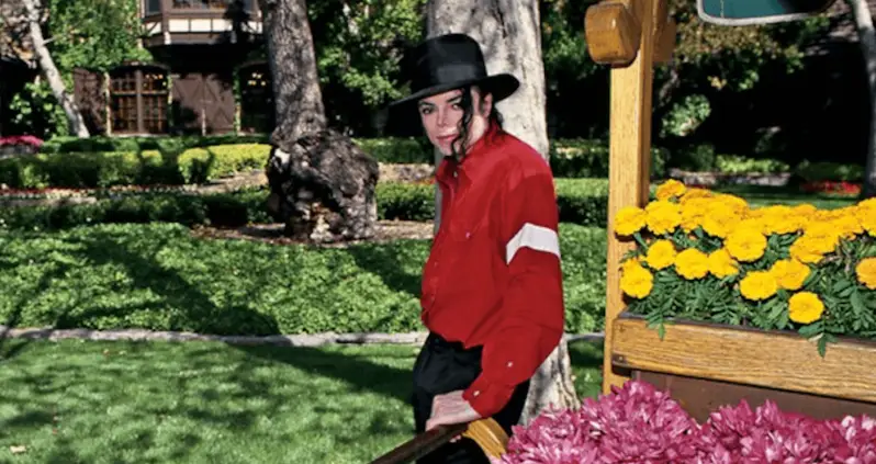 Welcome To Neverland: Michael Jackson’s Home In 33 Bizarre Images