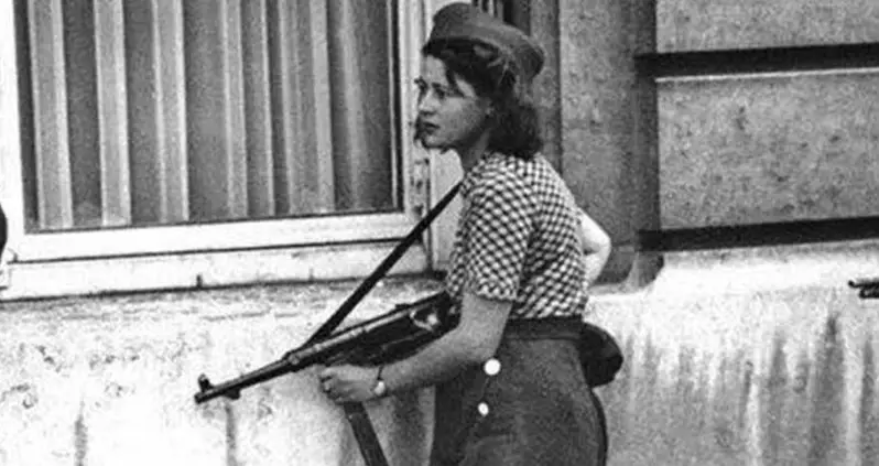 The True Story Of Simone Segouin, The French Teenager Who Fearlessly Hunted Nazis During World War II