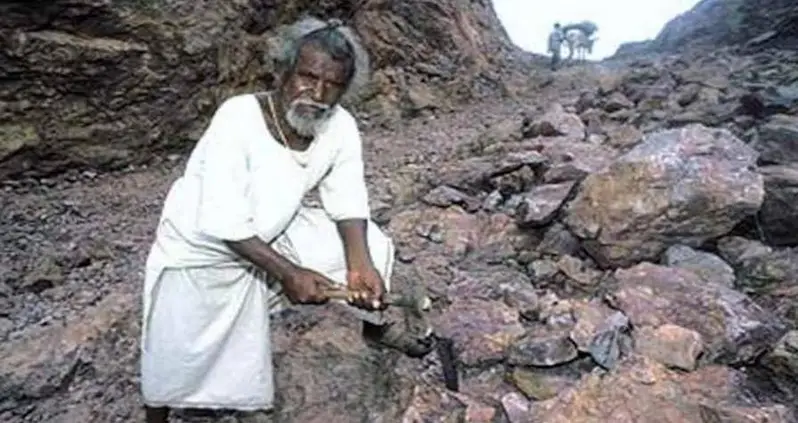 Dashrath Manjhi, The ‘Mountain Man’ Who Spent 22 Years Carving A Lifesaving Road Through A Treacherous Mountain