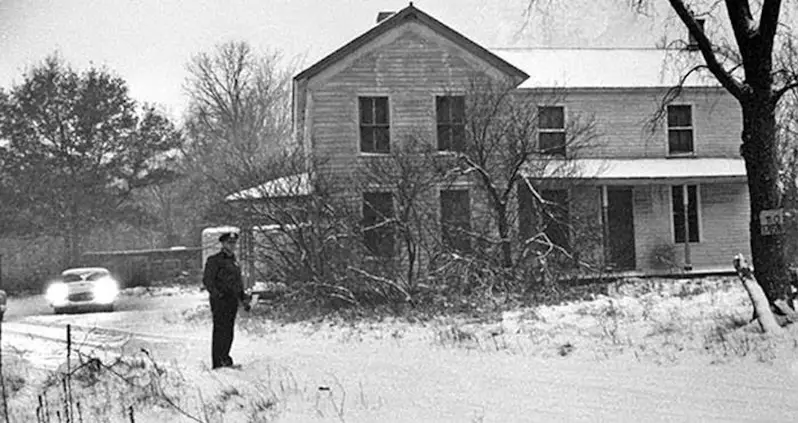 21 Chilling Photos Of Serial Killer Ed Gein’s House — And The Horrific Crimes He Committed There