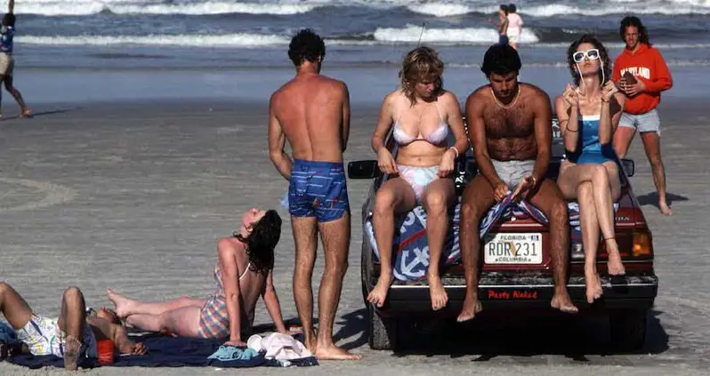 45 Retro Images That Capture America’s Wild Love Affair With Spring Break