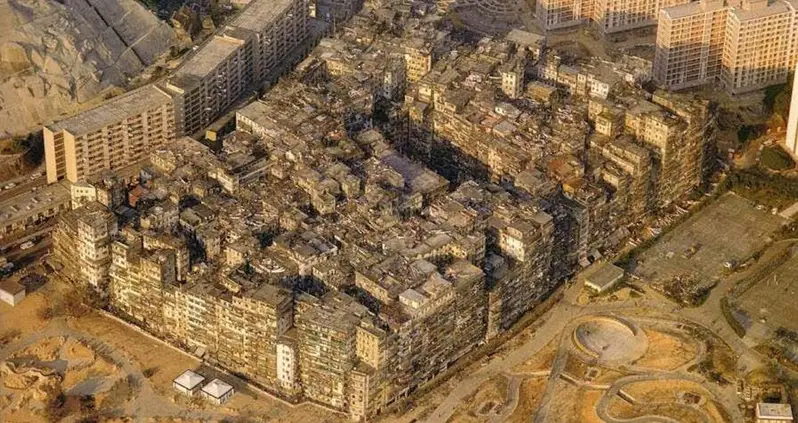 39 Photos Of Kowloon Walled City, Once The Most Crowded Place In The World