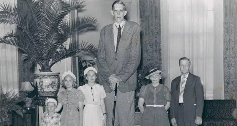 Who Were The Tallest People Ever? Meet 11 Of The Tallest Men And Women Of All Time