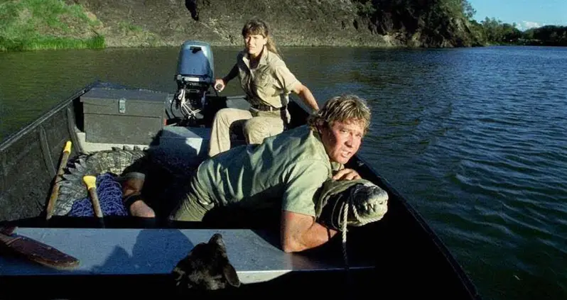 33 Jaw-Dropping Photos Of Steve Irwin’s Life, From Wrangling Crocodiles To Cuddling Kangaroos