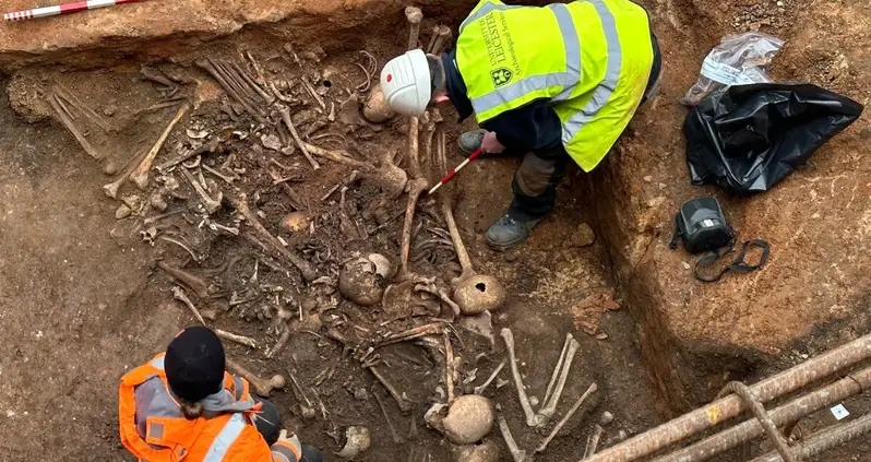 Archaeologists Uncover A Mass Burial Pit Dating Back To The 12th Century At Leicester Cathedral In England