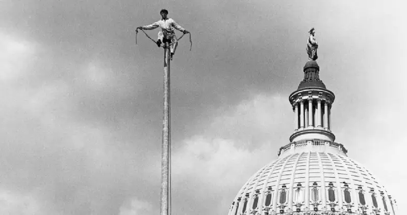 The Strange History Of Flagpole Sitting, The 1920s Trend Of Perching Atop Towering Poles For Days Or Weeks On End