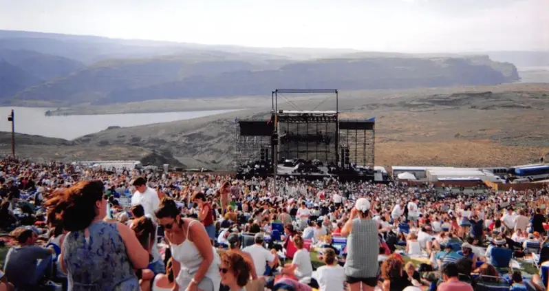The Groundbreaking History Of Lilith Fair, The 1990s Music Tour That Featured Only Female Artists