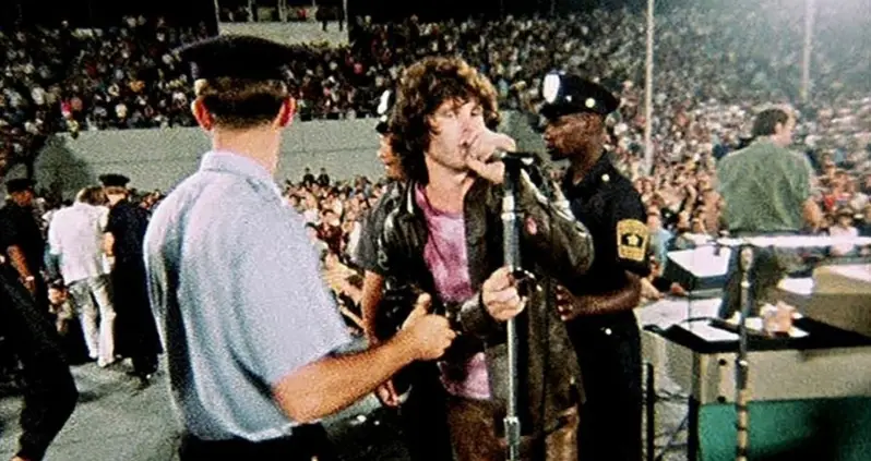33 Striking Photos Of The Doors That Reveal The Tumultuous History Of The 1960s Rock Band