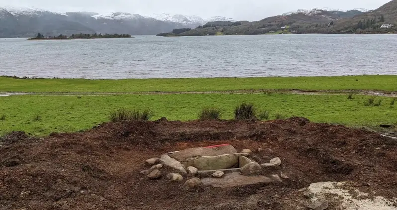 A Farmer Plowing His Field On Scotland’s Isle Of Bute Stumbled Upon A Tomb That Dates Back 4,000 Years