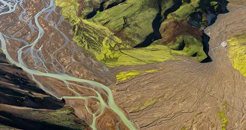Sarah Martinet Captures True Beauty In These Aerial Photographs of Iceland