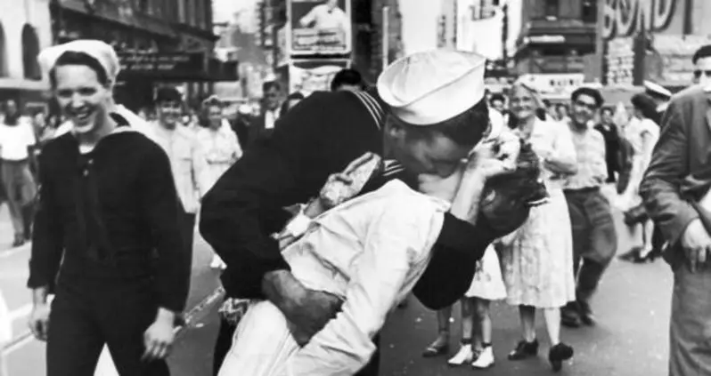 30 Vintage Photos From The Glory Days Of Times Square