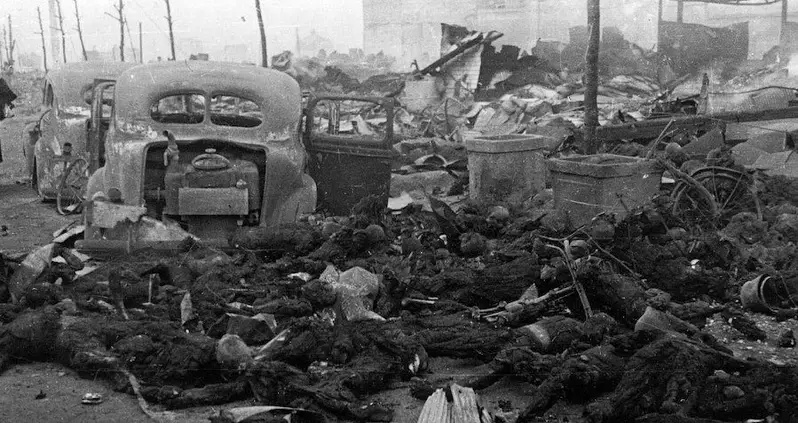 33 Haunting Photos Of The Firebombing Of Tokyo In 1945