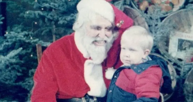 44 Creepy Mall Santas From Decades Past That Spread Christmas Fear
