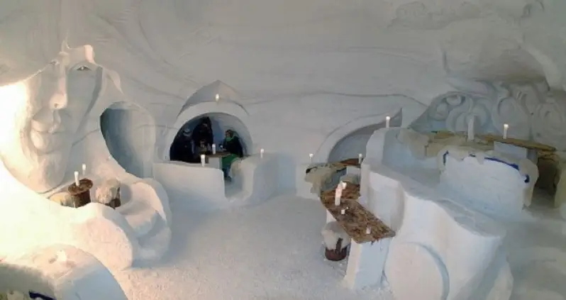 Iglu-Dorf: The Bizarre Luxury Igloo Village