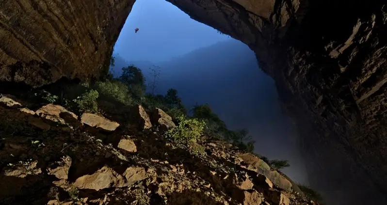The Colossal Er Wang Dong Cave System