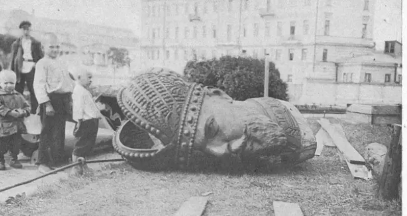 The Russian Revolution In Pictures