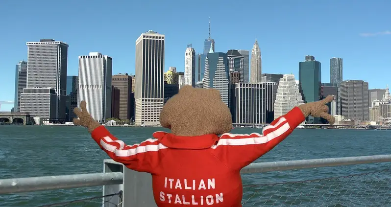Don’t Be That Guy: An Animated GIF Guide To Surviving New York (And Any Other City)