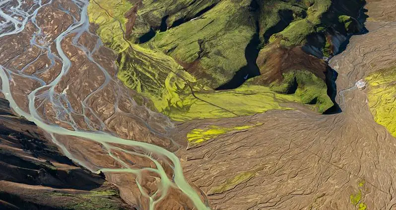 Sarah Martinet Captures True Beauty In These Aerial Photographs of Iceland
