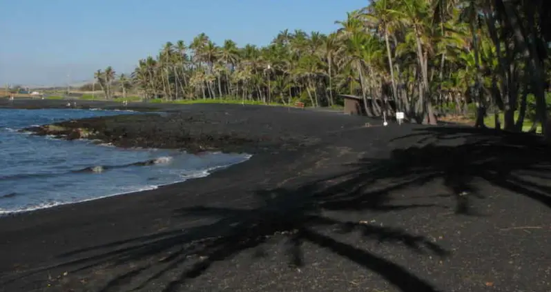 Two Weird Beaches You Have To Visit In Hawaii