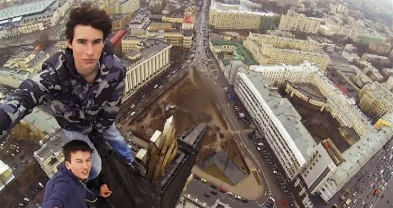 Selfie Trend Put Into Perspective: The Total Number Of Selfie-Related Deaths Since 2014