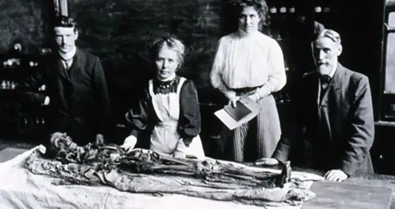 Did The Victorians Really Host Mummy Unwrapping Parties?