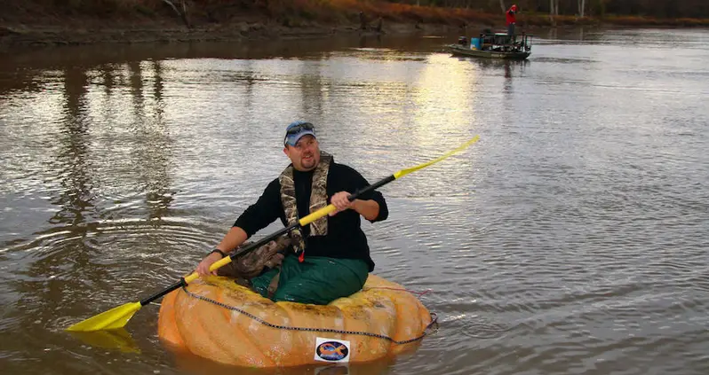 Man Breaks World Record For Paddling In Giant Pumpkin