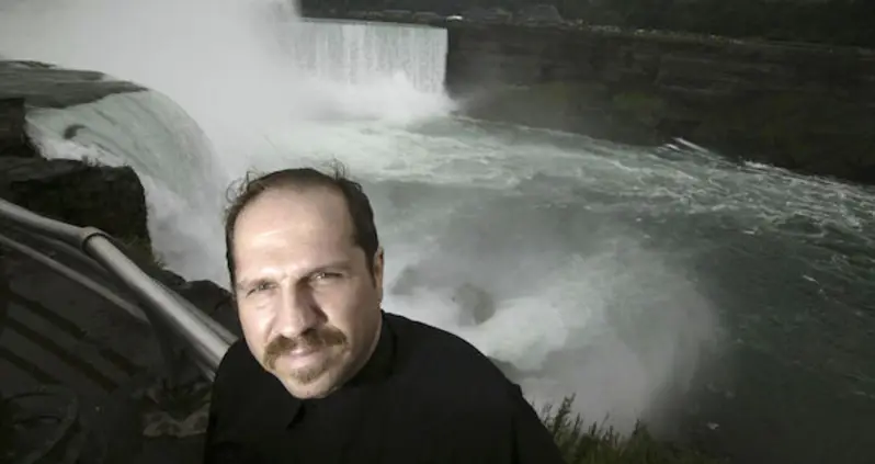 Man Dies After Going Over Niagara Falls in Giant Inflatable Ball