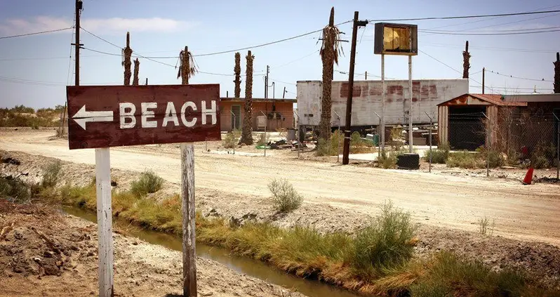 From Hot Spot To Ghost Town: 33 Photos Of California’s Abandoned Salton Sea