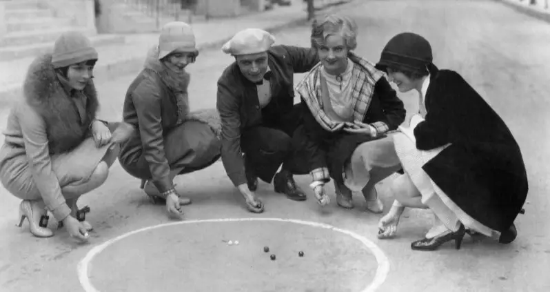 “The Modern Young Girl Is A Delight”: Flapper Fashion Of The Jazz Age