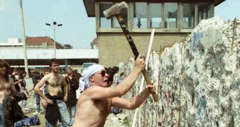 The Fall Of The Soviet Union, In 36 Rarely-Seen Photos