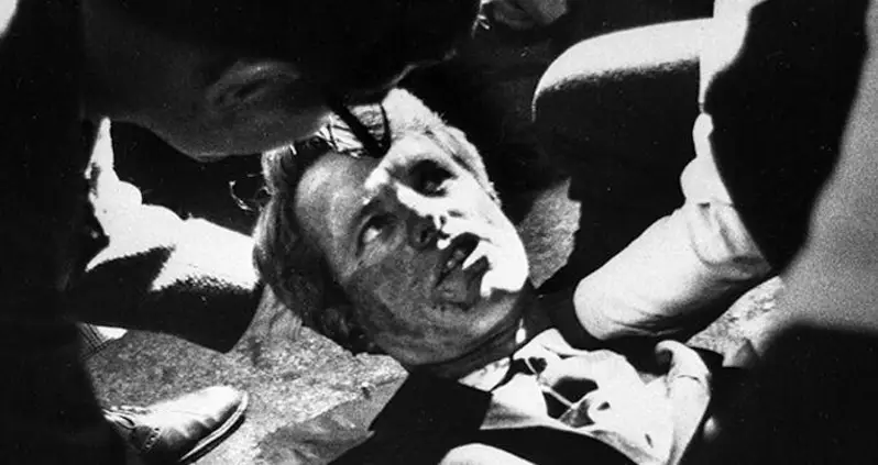 29 Shocking Photos Of Modern History’s Most Infamous Assassinations