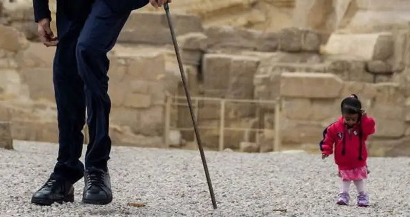 The World’s Shortest Woman Comes Eye To Ankle With World’s Tallest Man