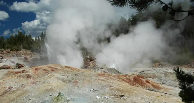 The World’s Most Powerful Active Geyser Keeps Erupting And Scientists Don’t Know Why