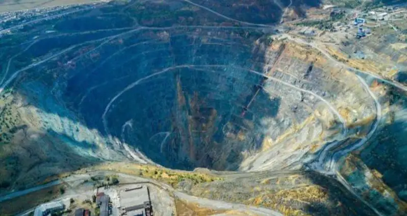 Earthquake Data Helps Scientists Discover Mountains Perhaps Bigger Than Everest Deep Inside Earth