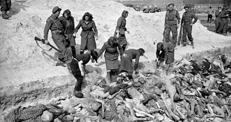 44 Tragic Photos Taken Inside The Nazis’ Bergen-Belsen Concentration Camp