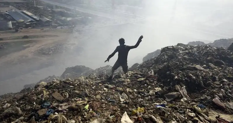 21 Startling Images Of India’s Biggest Landfill That’s Almost As Tall As The Taj Mahal