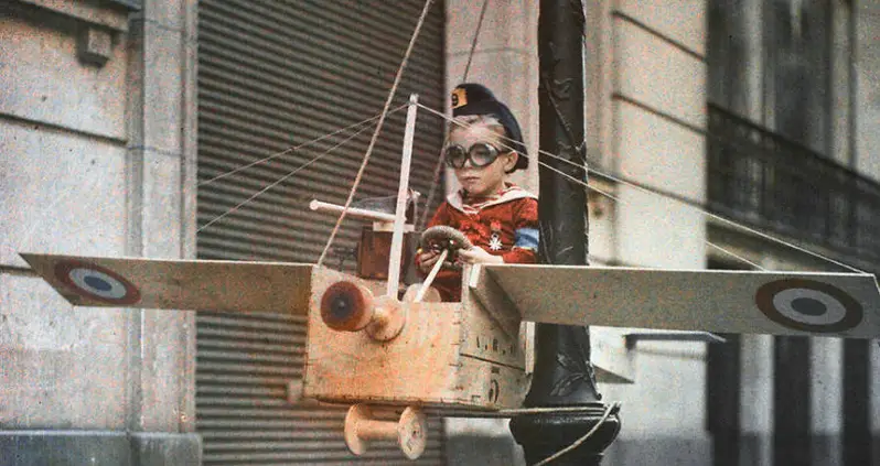These 77 Images Are Some Of The World’s First Color Photos