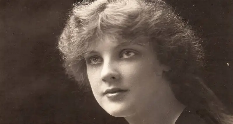 How Justine Johnstone Went From Silent Movie Starlet To Groundbreaking Scientist