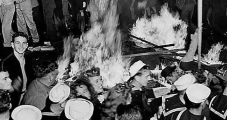 An Inside Look At V-J Day And The End Of World War 2, From The Joyous To The Ugly