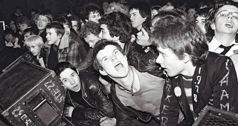 32 Intimate Images From The Heyday Of British Punk