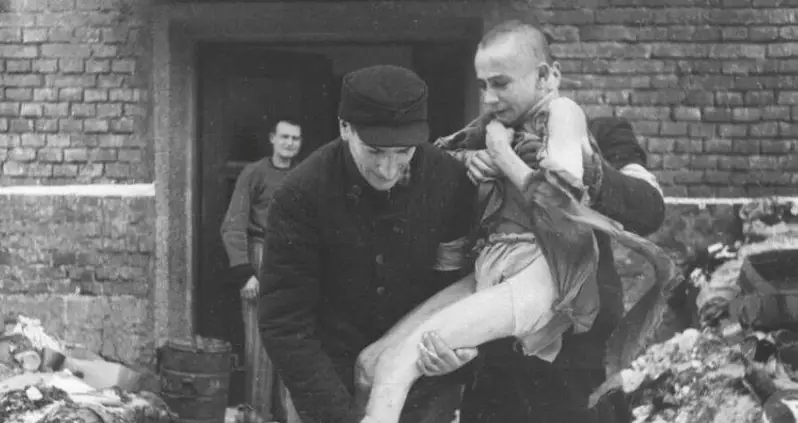 33 Photos Of The Liberation Of Auschwitz, The Nazi Concentration Camp Where More Than A Million People Were Killed