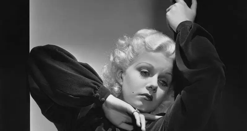 35 Vintage Photos Of Jean Harlow, The 1930s Sex Symbol Who Took Hollywood By Storm