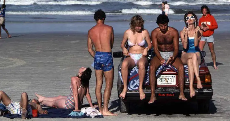 45 Retro Images That Capture America’s Wild Love Affair With Spring Break