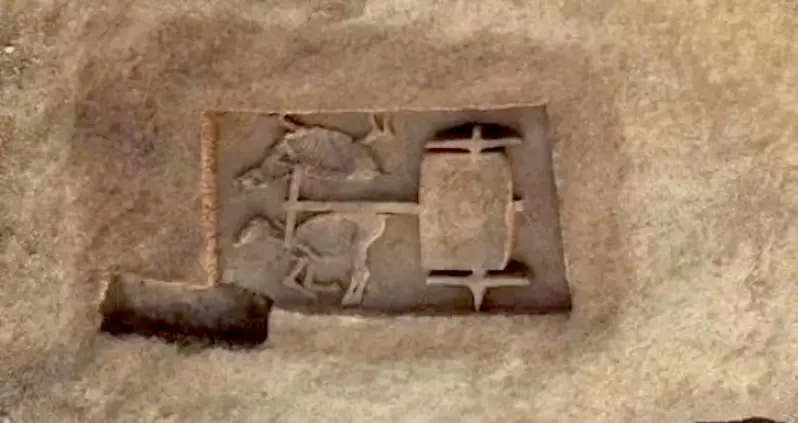 Archaeologists Discover Chinese Cemetery Containing Hundreds Of Relics From The Country’s Warring States Period