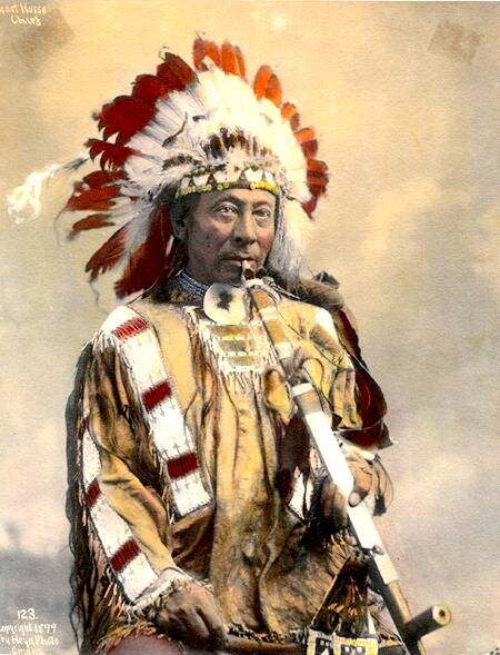 44 Colorized Native American Photos From A Century Ago