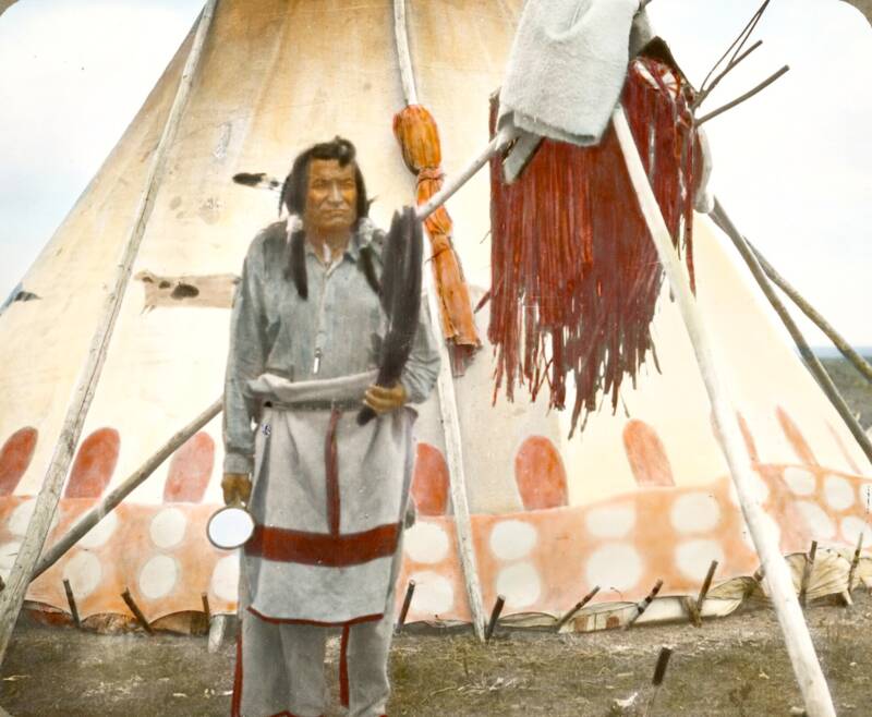 44 Colorized Native American Photos From A Century Ago