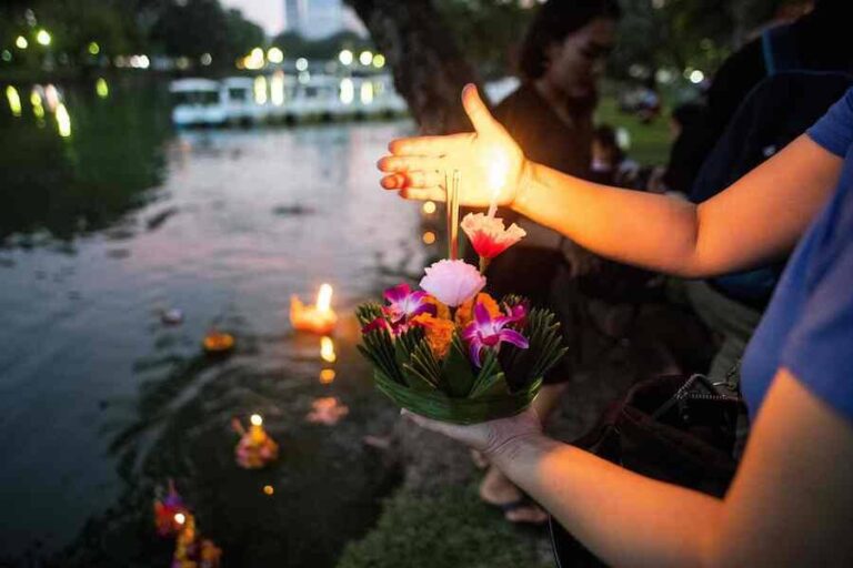 Get To Know The Stunning 'Festival Of Lights' In Thailand Loy Krathong