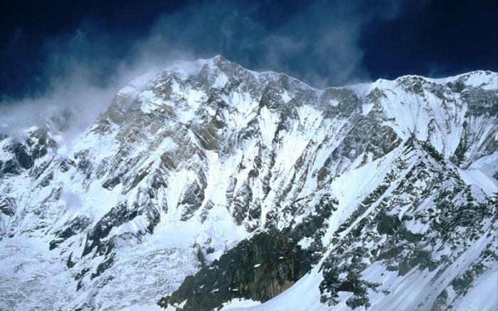 Which mountains are higher. Кулуар на Аннапурне. Мон бланк гора. Treacherous Mountain. Все маршруты восхождения на Аннапурну.