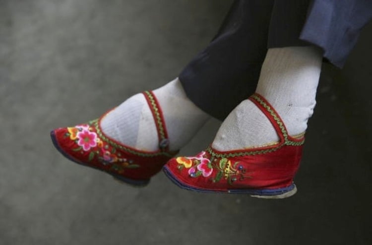 Weirdest Fashion Foot Binding