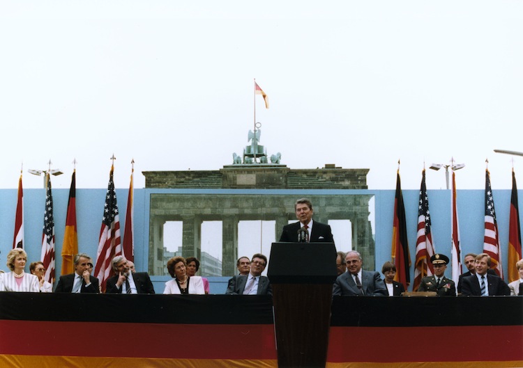 Iconic Images Of The 1980s Tear Down This Wall